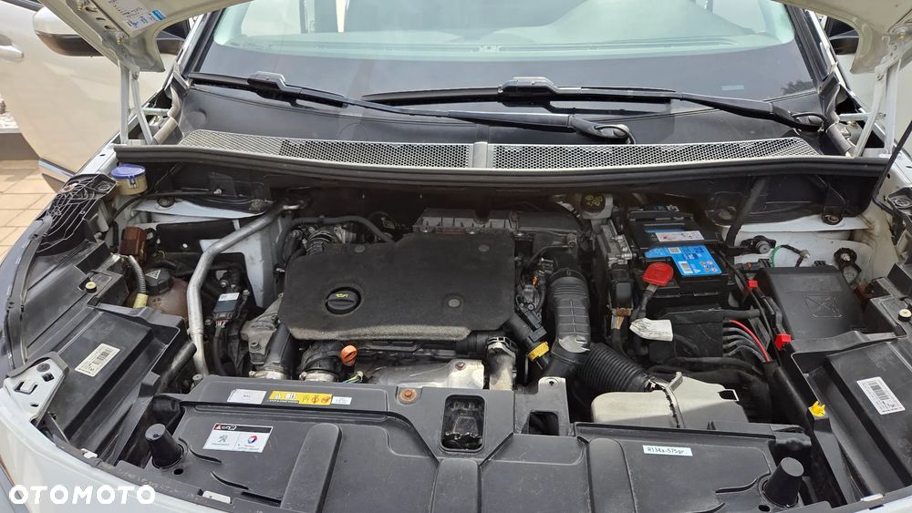 Peugeot 5008 1.5 BlueHDi Active S&S EAT8 - 13