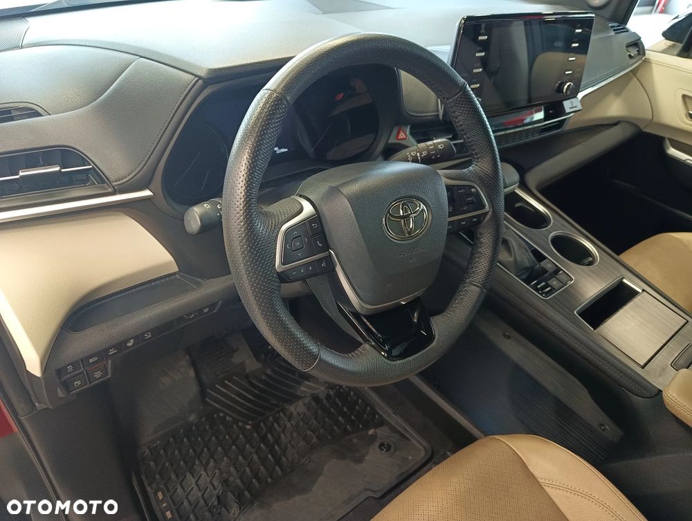 Toyota Sienna - 9