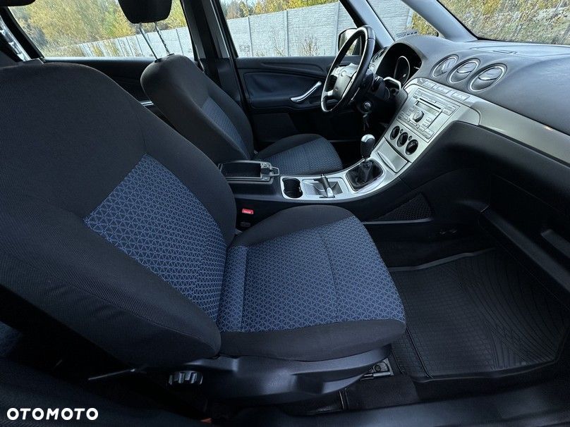 Ford S-Max - 19