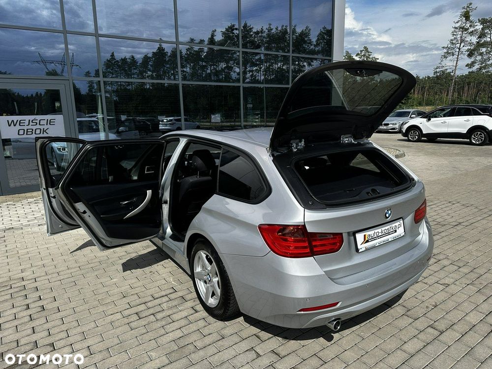 BMW Seria 3 320d DPF Touring - 15