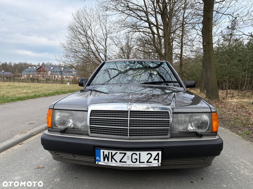 Mercedes-Benz W201 (190) - 10