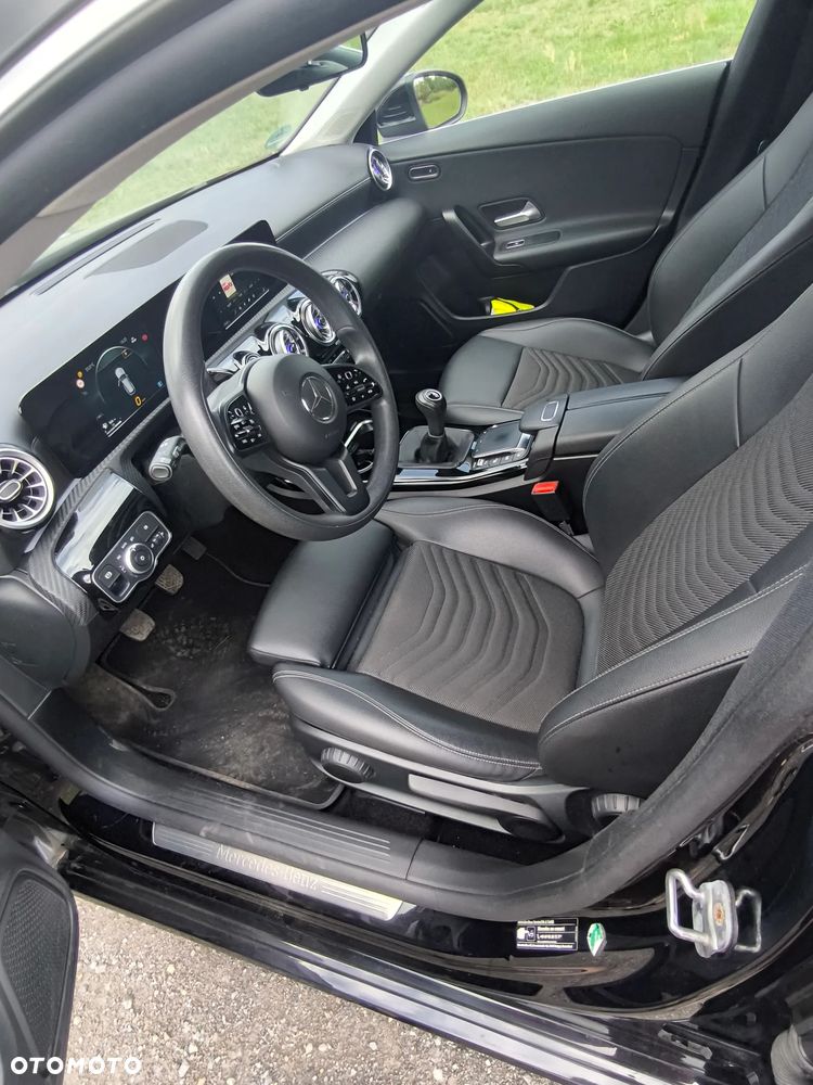 Mercedes-Benz CLA - 12