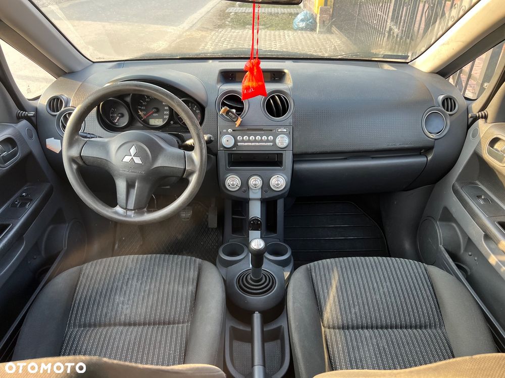 Mitsubishi Colt 1.1 - 8