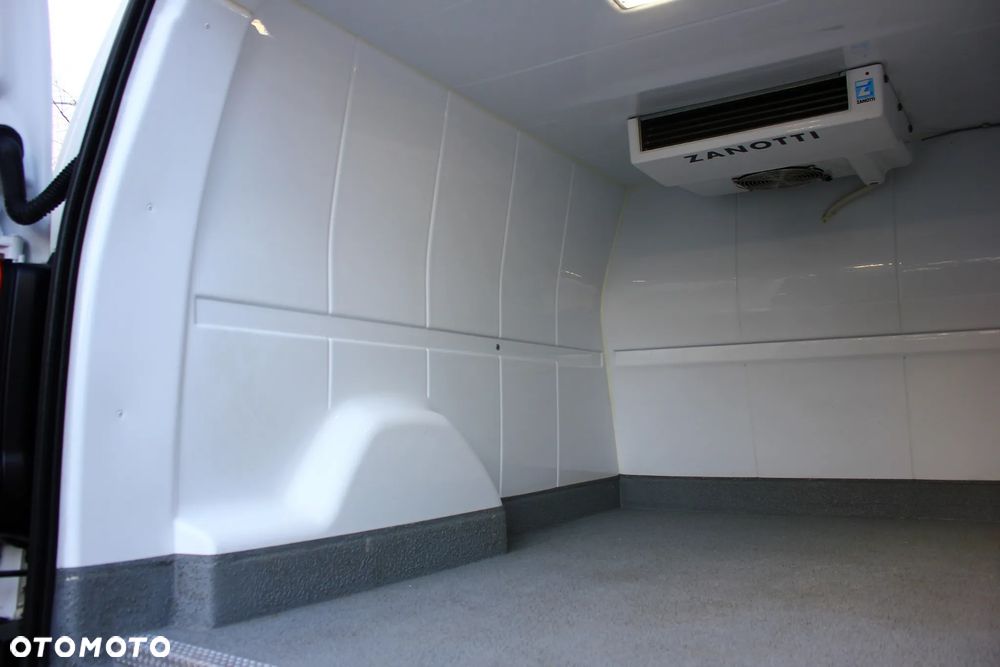 Toyota Proace City CHŁODNIA 1.5D-4D 102KM LONG L2 3 Osobowy - 26