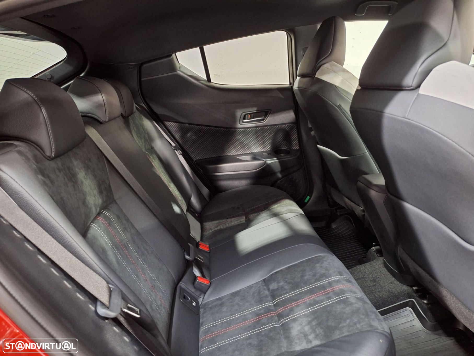 Toyota C-HR - 7