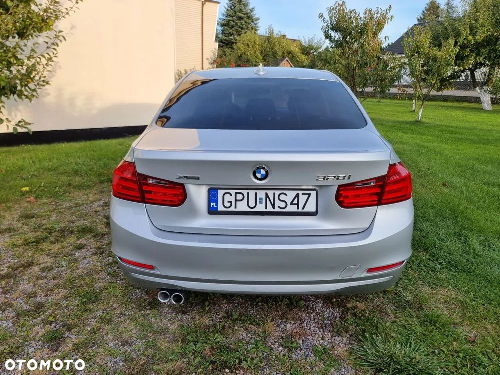 BMW Seria 3 328i xDrive - 5