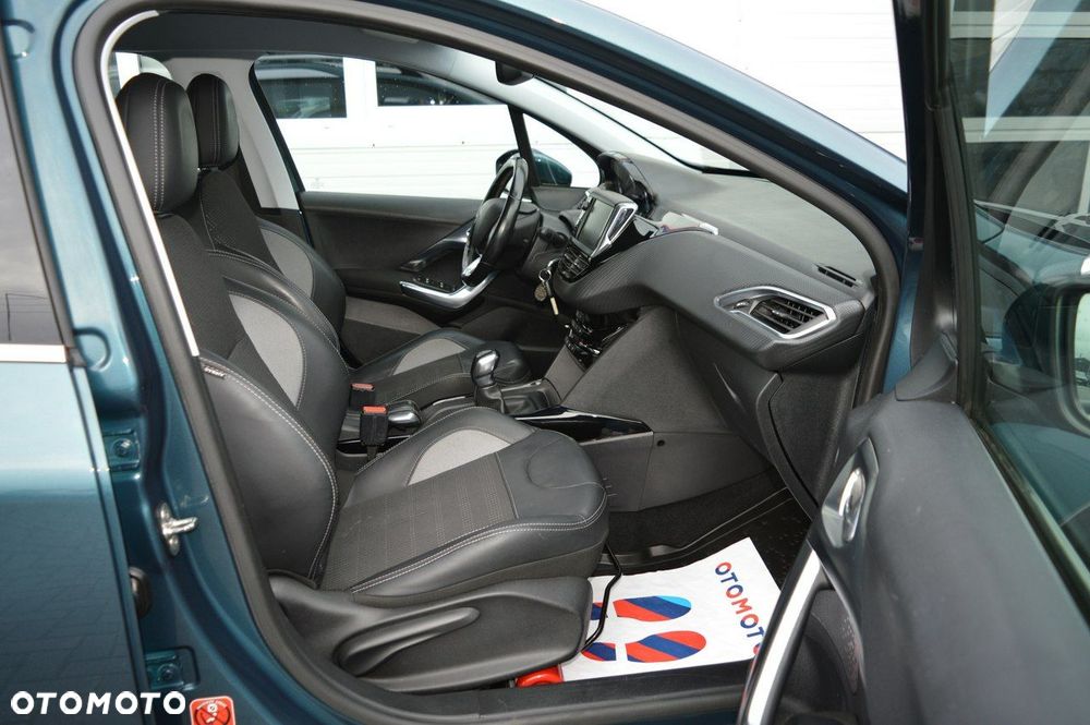 Peugeot 2008 1.2 Pure Tech Style EU6 - 29
