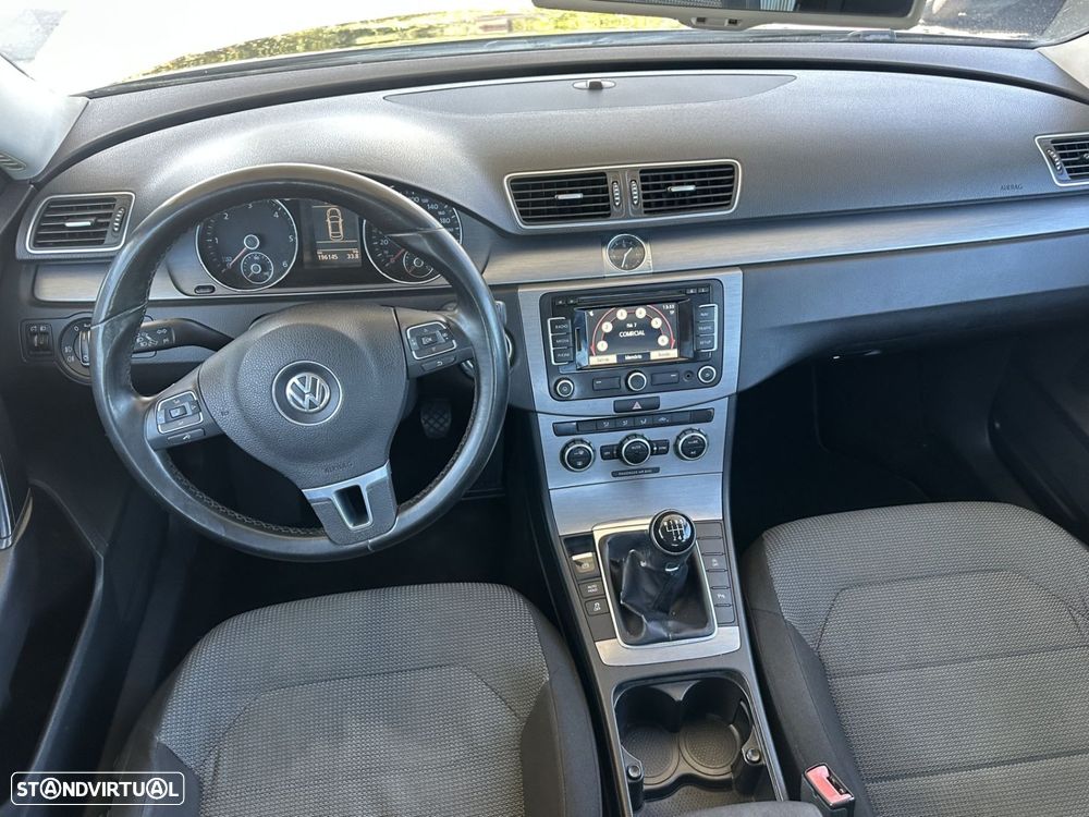 VW Passat 2.0 TDI Confortline - 10