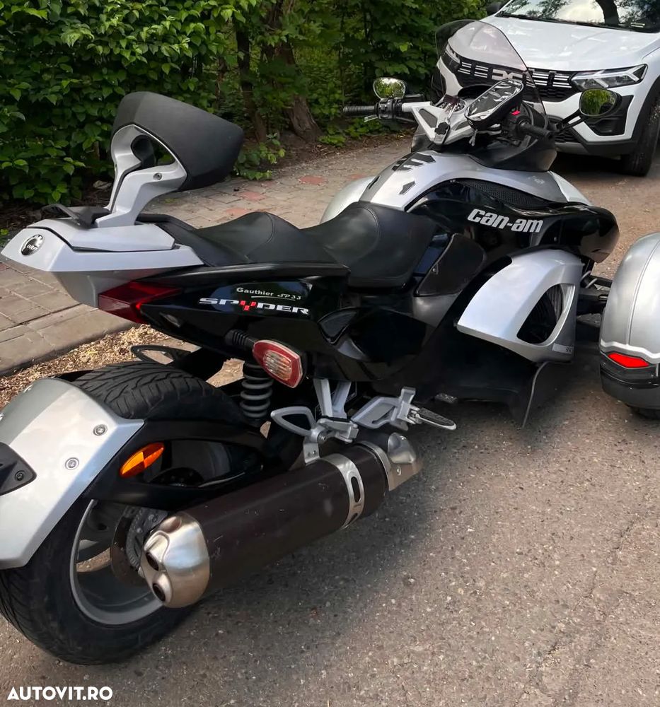 Can-Am Spyder - 3