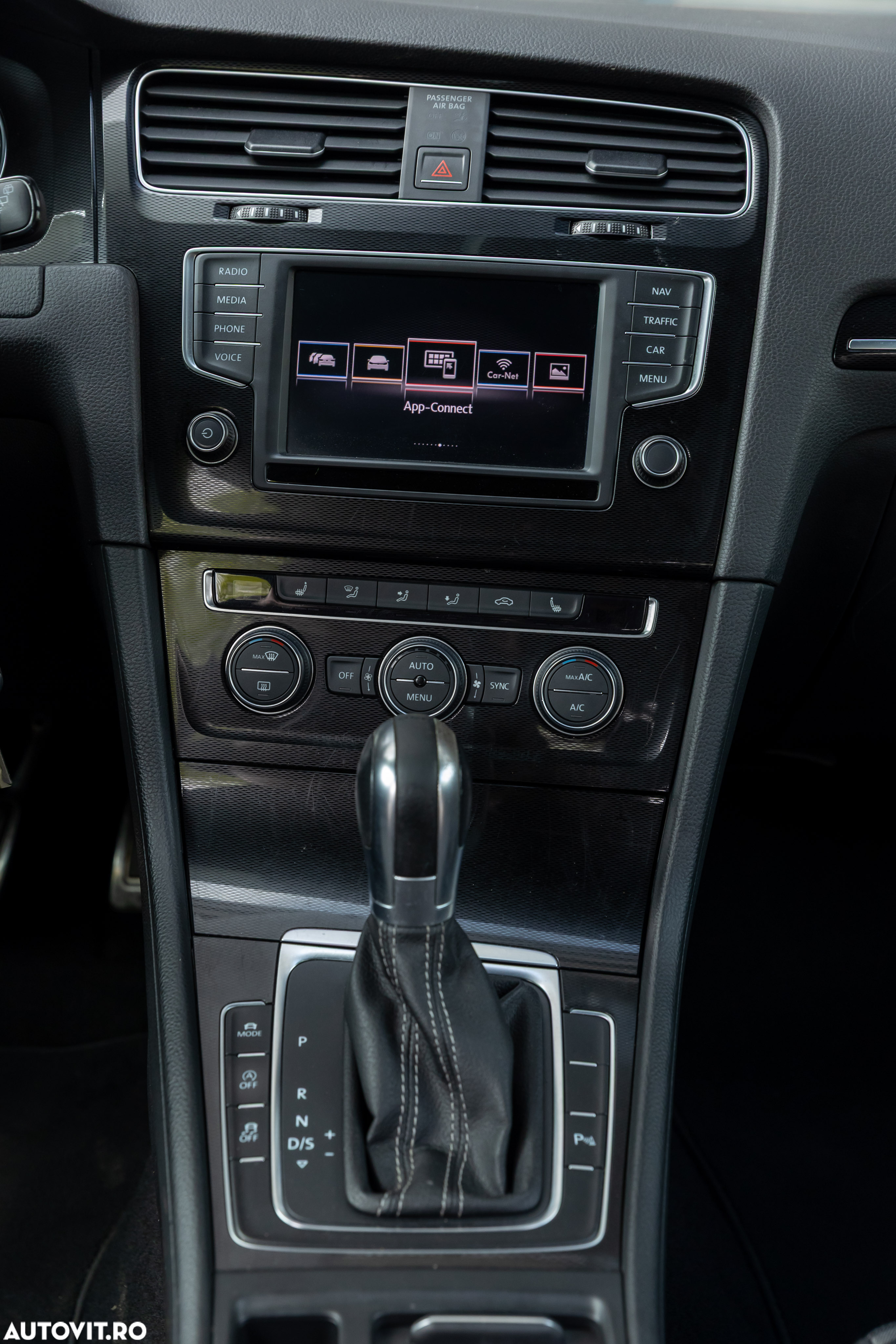 Volkswagen Golf GTD 2.0 TDI SCR DSG - 10
