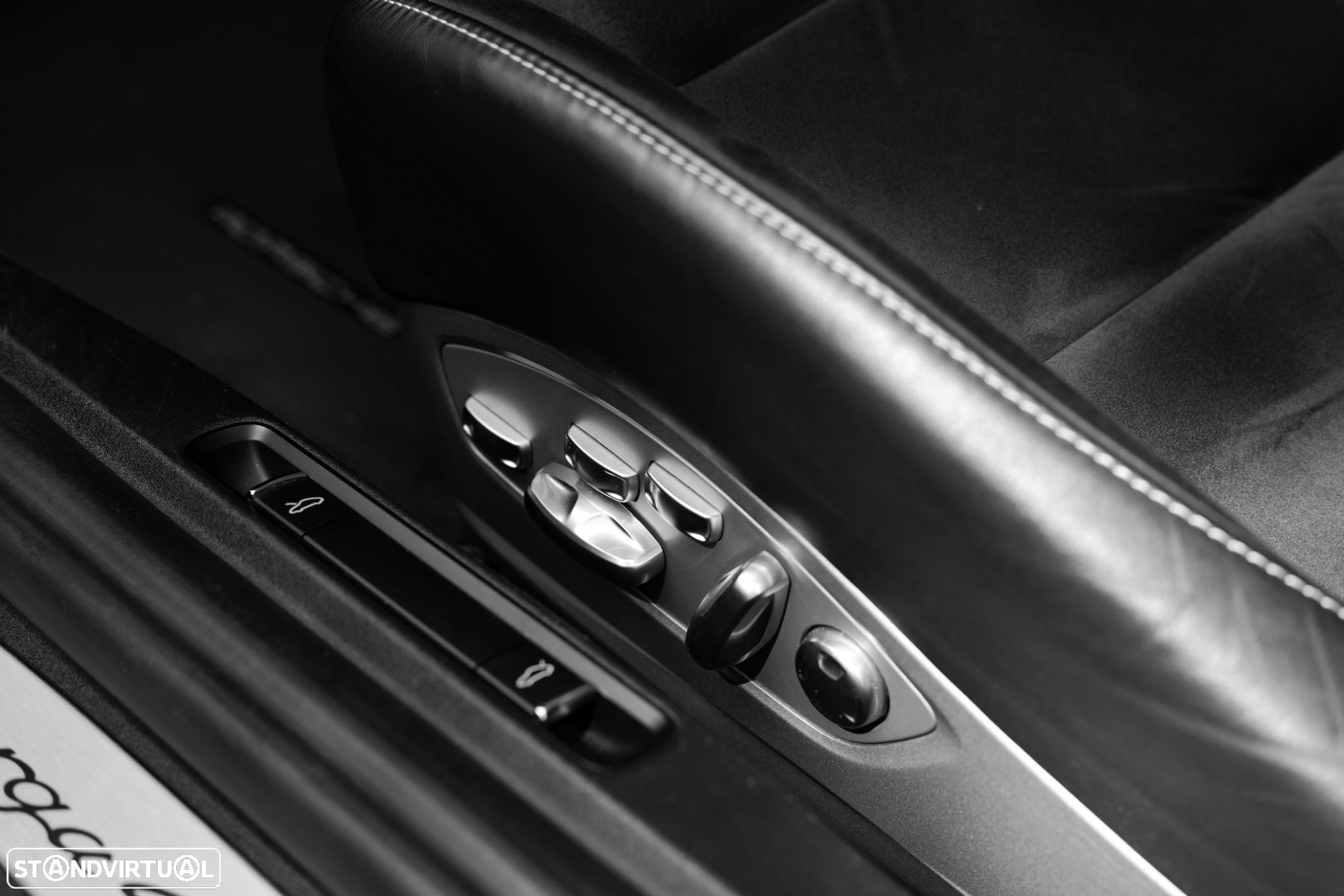 Porsche 911 (991) Targa 4 GTS PDK - 11