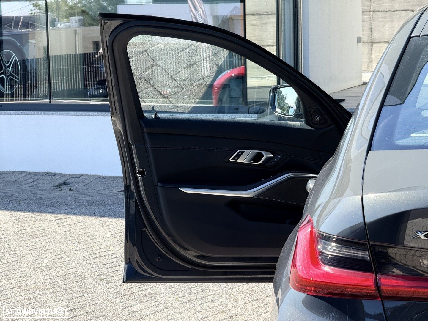 BMW 330 e Pack M Auto - 30