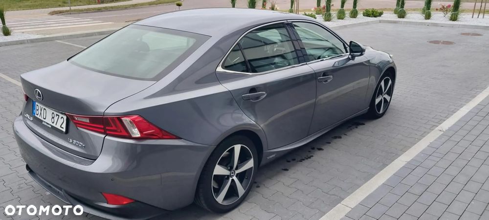 Lexus IS - 5
