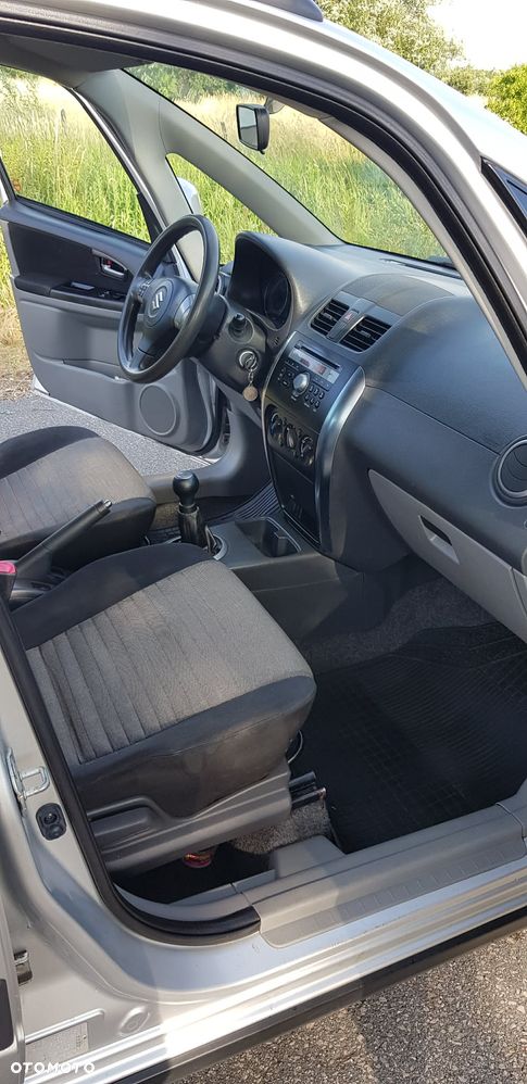 Suzuki SX4 1.5 Comfort - 14
