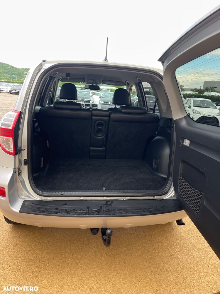 Toyota RAV4 - 27