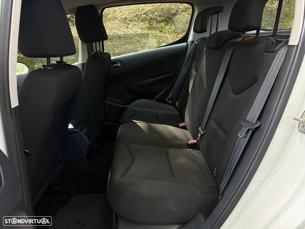 Peugeot 308 1.6 HDi Executive - 14