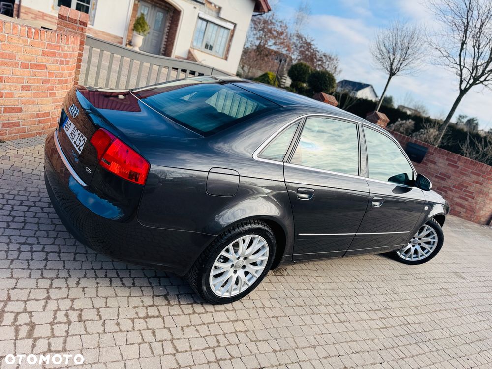 Audi A4 Limousine - 11