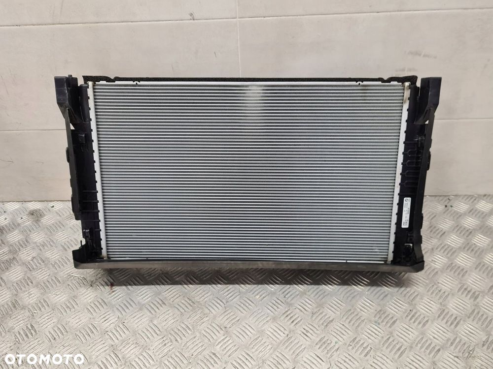 BMW G30 CHŁODNICA WODY 8576506 8577179 - 2