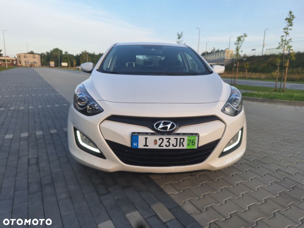 Hyundai i30 1.4 Trend - 9