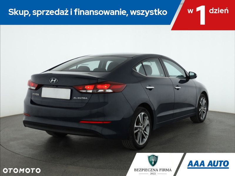 Hyundai Elantra - 6