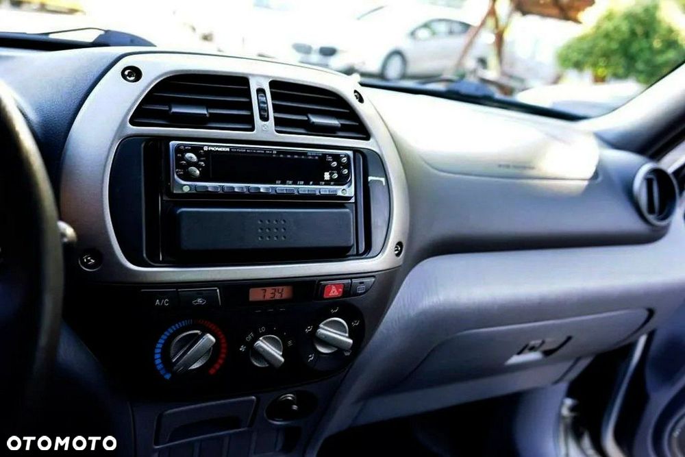 Toyota RAV4 2.0 D-4D 4x4 - 21