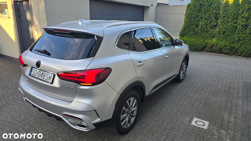MG HS 1.5 T-GDI Exclusive DCT - 12