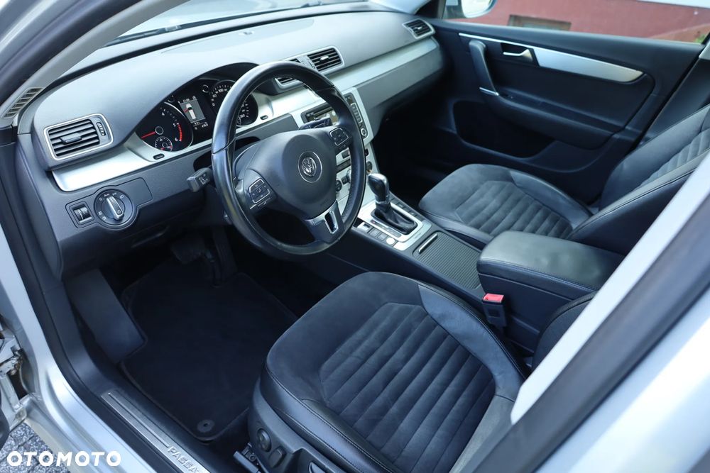 Volkswagen Passat 2.0 TDI 4Mot Highline DSG - 12