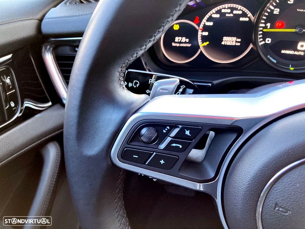 Porsche Panamera 4 E-Hybrid - 15