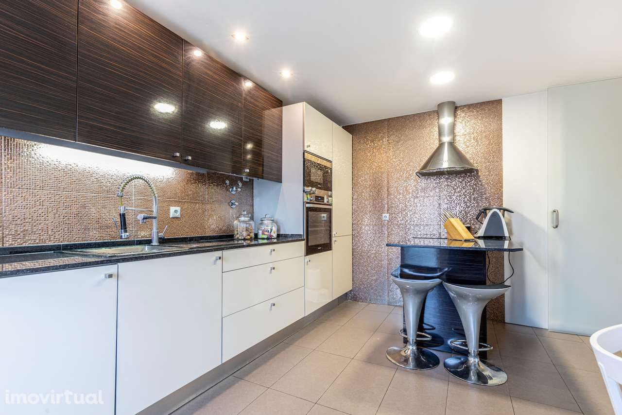 Moradia, 132 m², Ramada e Caneças - Grande imagem: 2/45