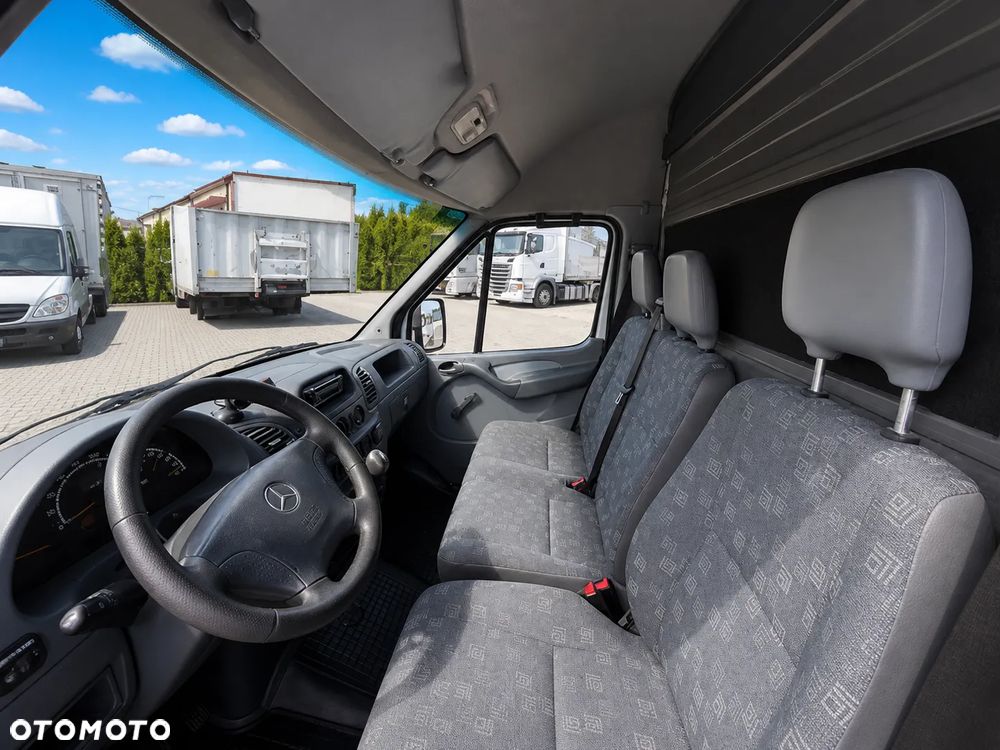Mercedes-Benz Sprinter - 8