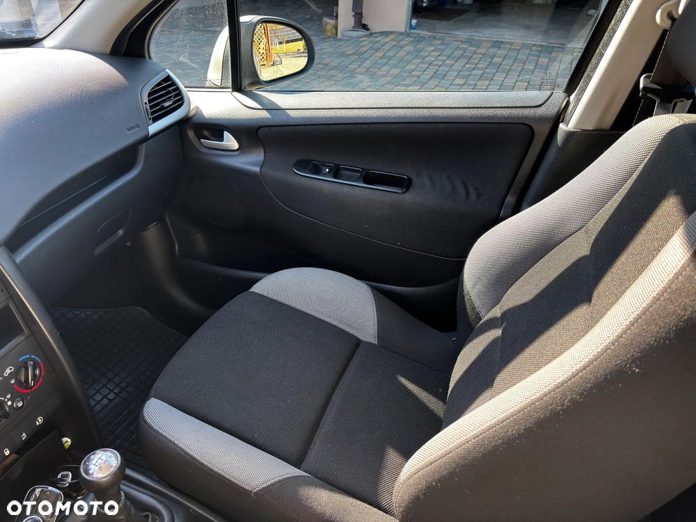 Peugeot 207 1.4 16V Trendy - 17