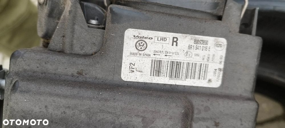 lampy L+P przód valeo polo 6r1 09-18 - 6