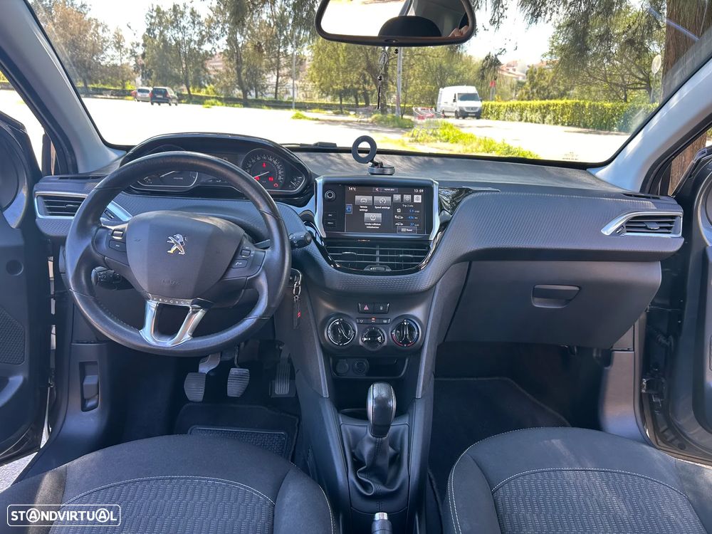 Peugeot 208 1.2 PureTech Style - 10
