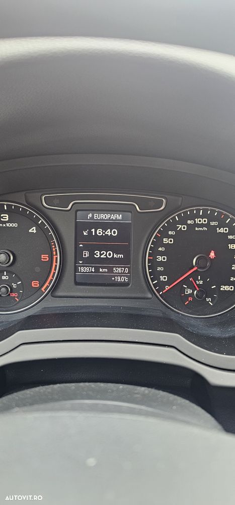 Audi Q3 2.0 TDI - 8