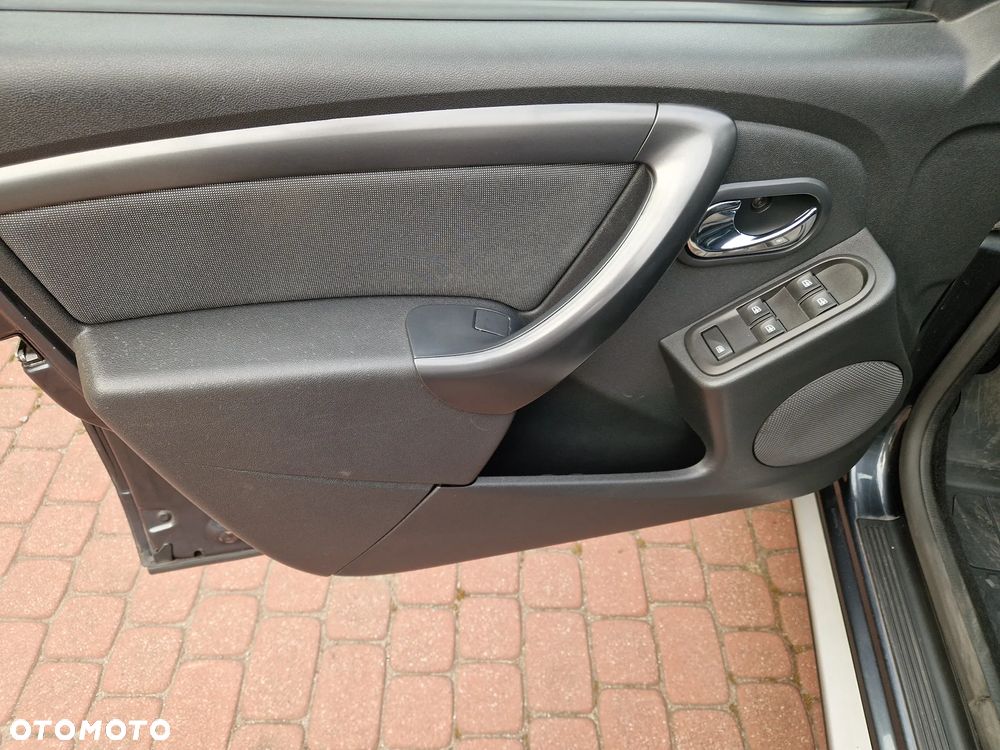 Dacia Duster 1.2 TCe Celebration 4x4 S&S EU6 - 36