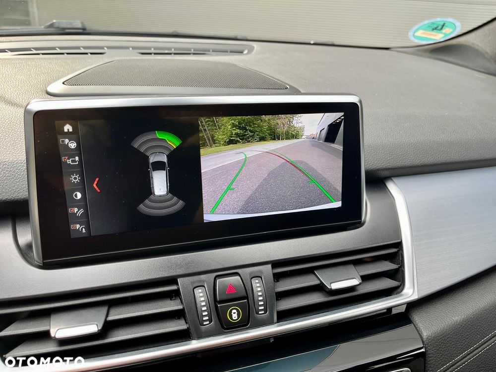 BMW Seria 2 220d Gran Tourer xDrive Sport-Aut Sport Line - 29