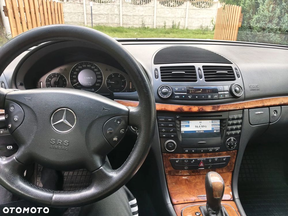 Mercedes-Benz Klasa E - 17
