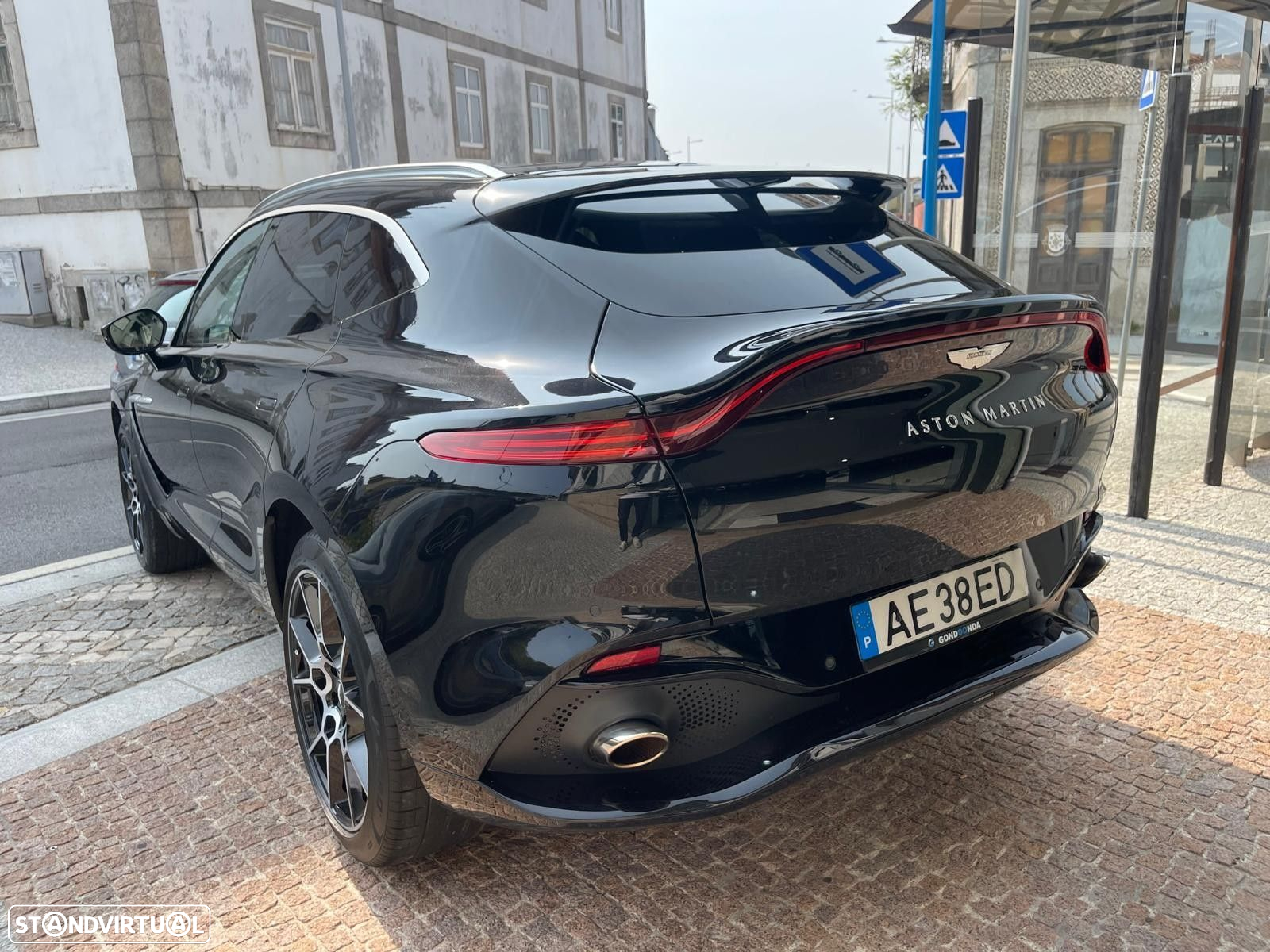 Aston Martin DBX Standard - 10