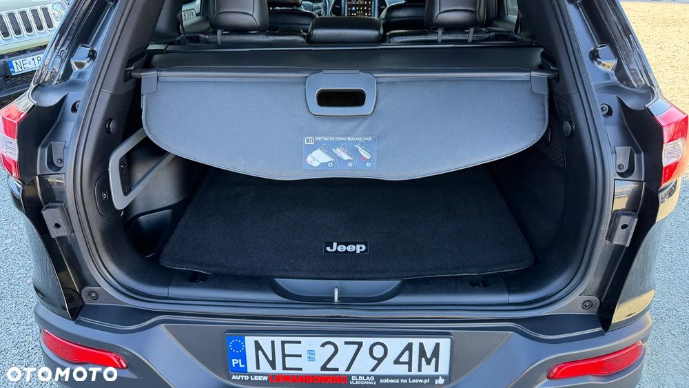 Jeep Cherokee - 8