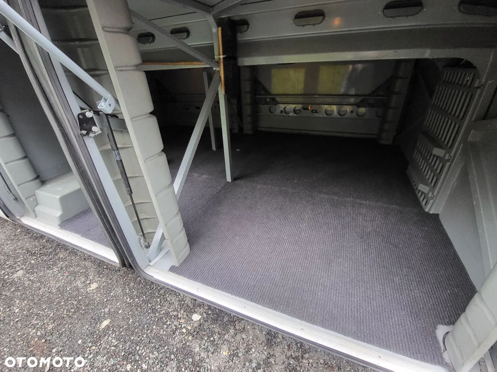 Mercedes-Benz TOURISMO - 10