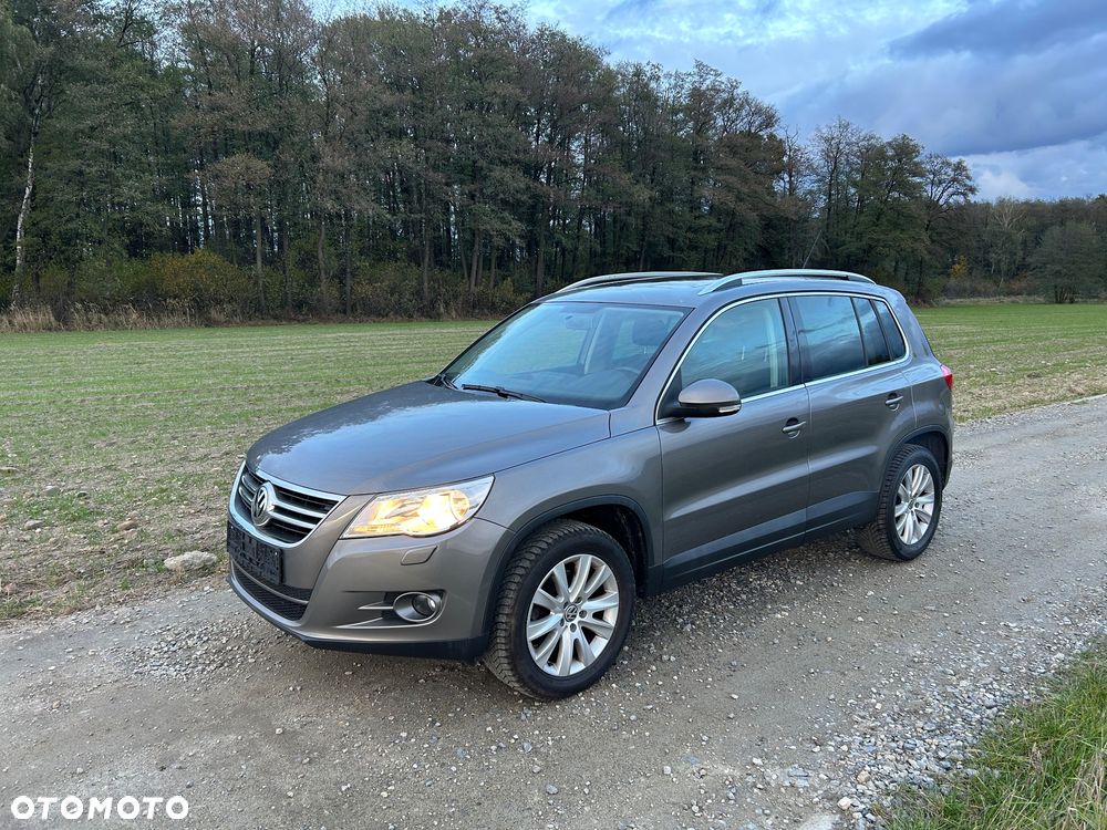 Volkswagen Tiguan - 1