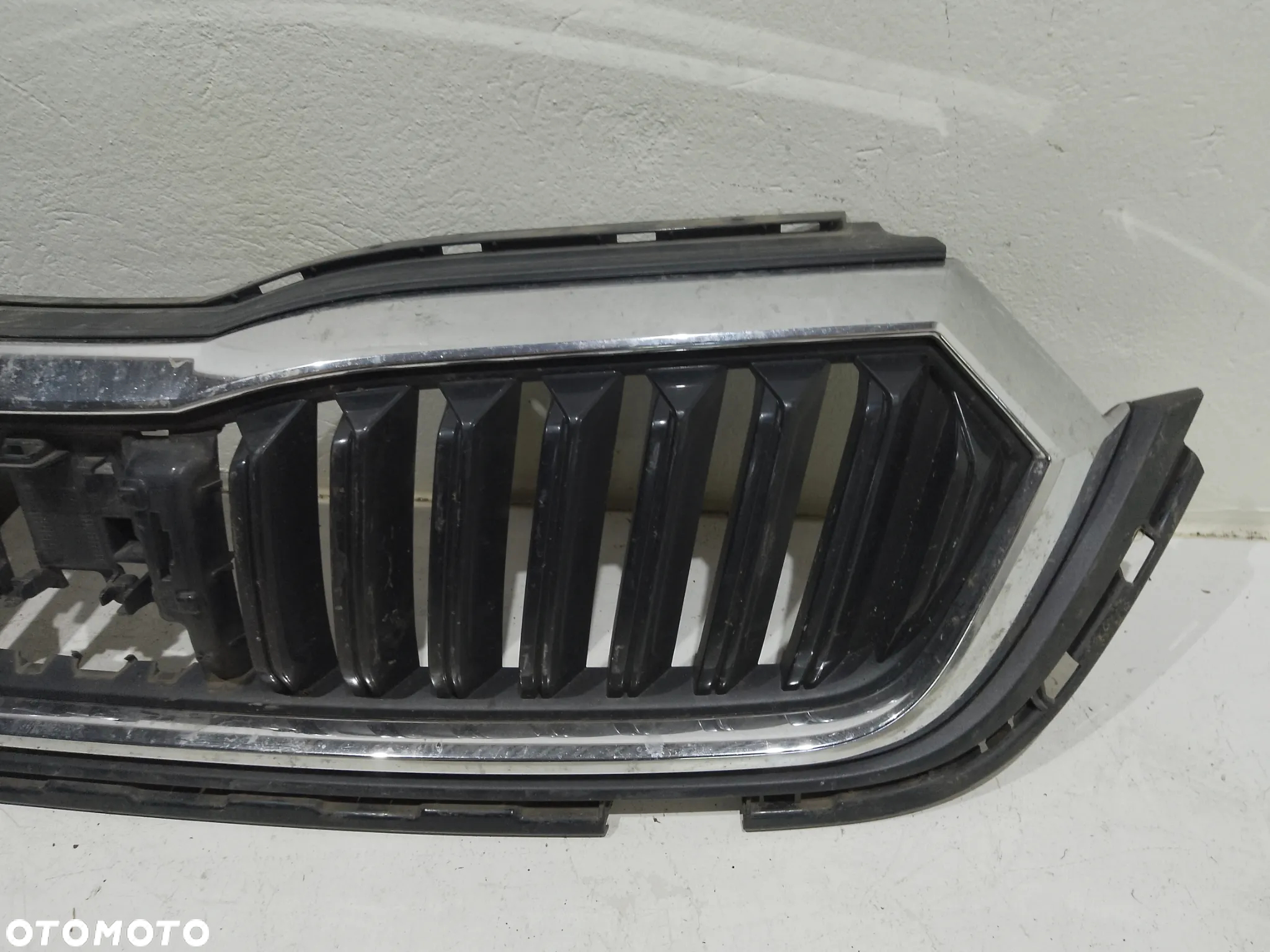 SKODA OCTAVIA IV 4 2020– ATRAPA GRILL Z RADAREM – ORYGINAŁ - 2