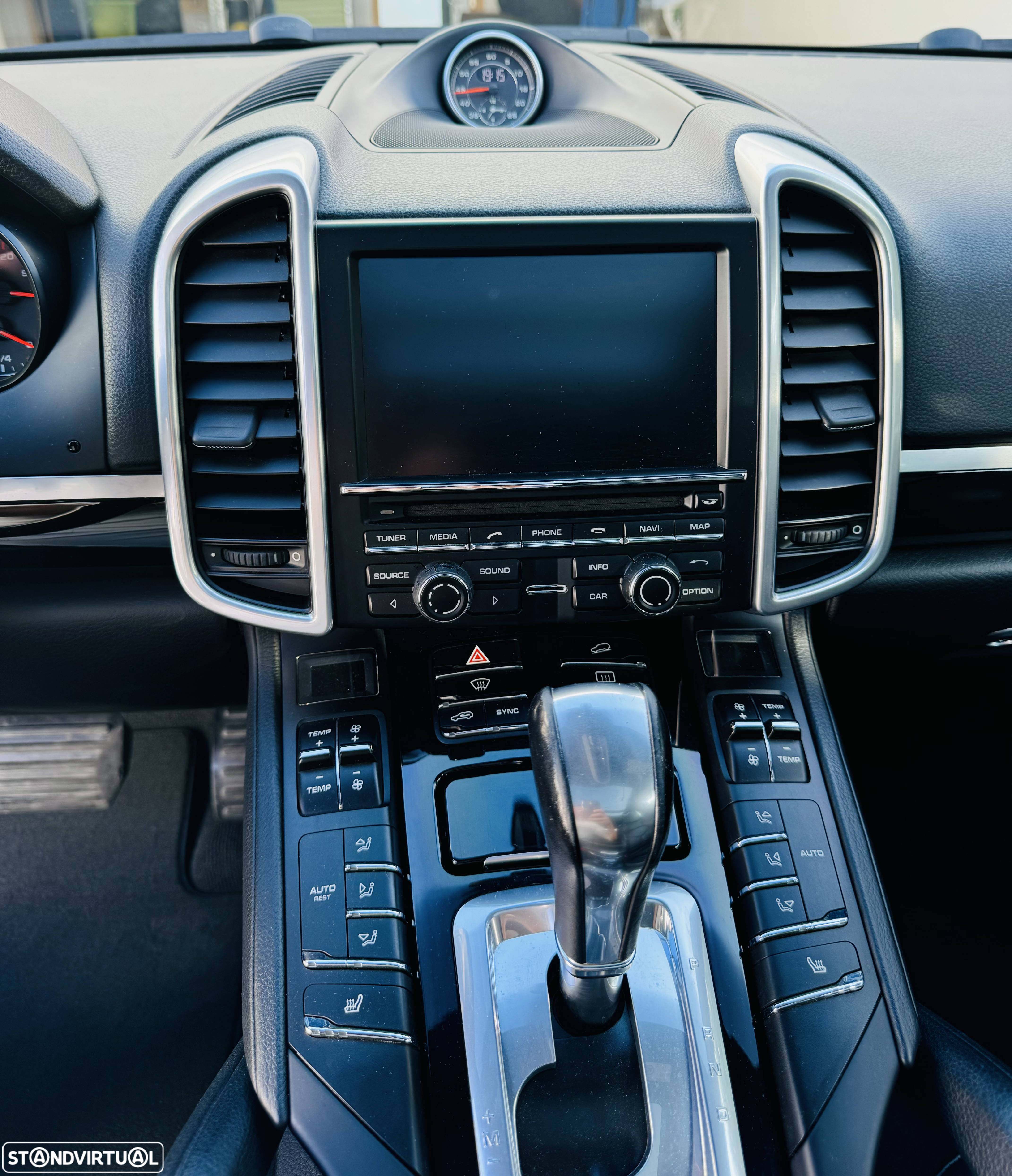 Porsche Cayenne Platinum Edition - 8