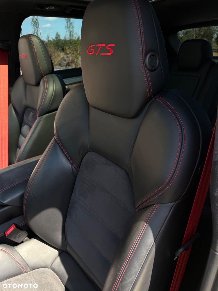Porsche Cayenne GTS - 16