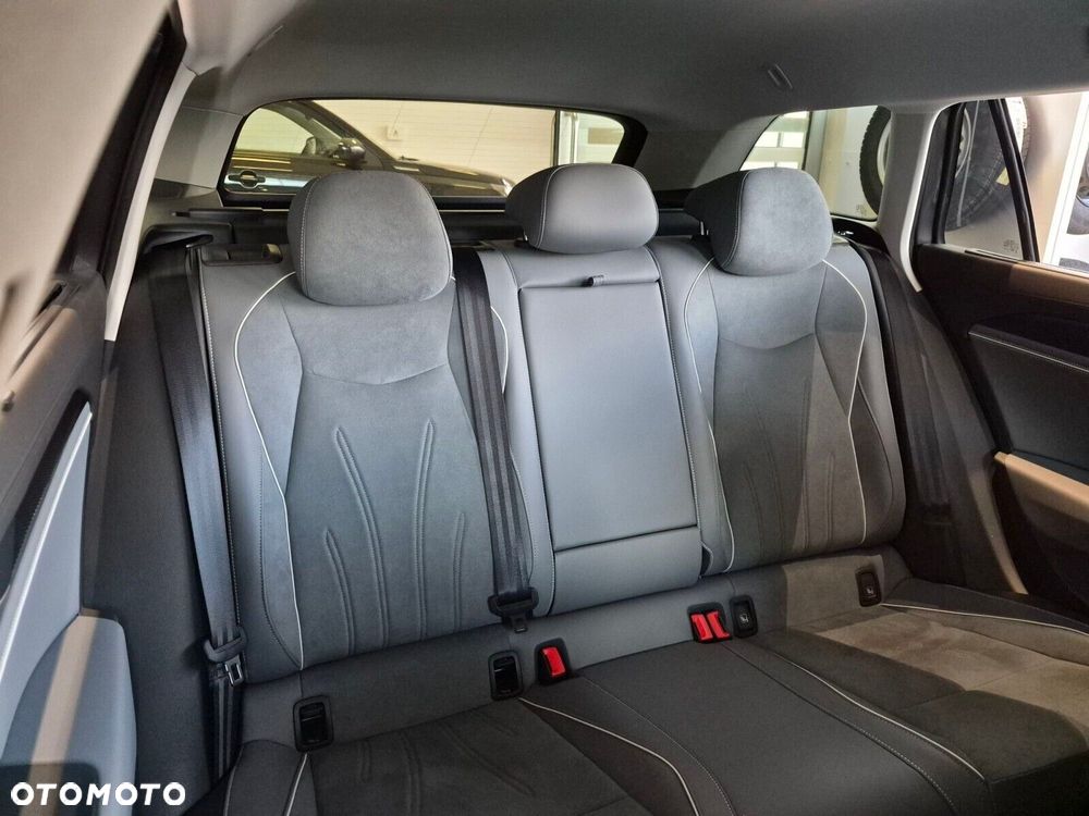 Volkswagen Passat - 15