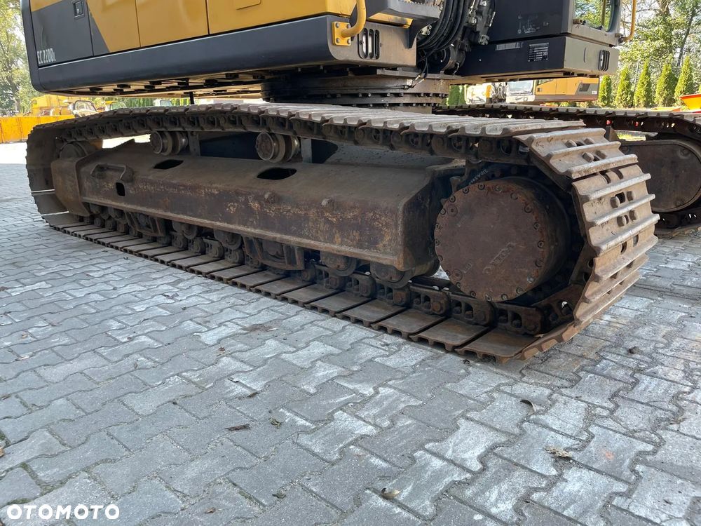 Volvo EC220DL - 25