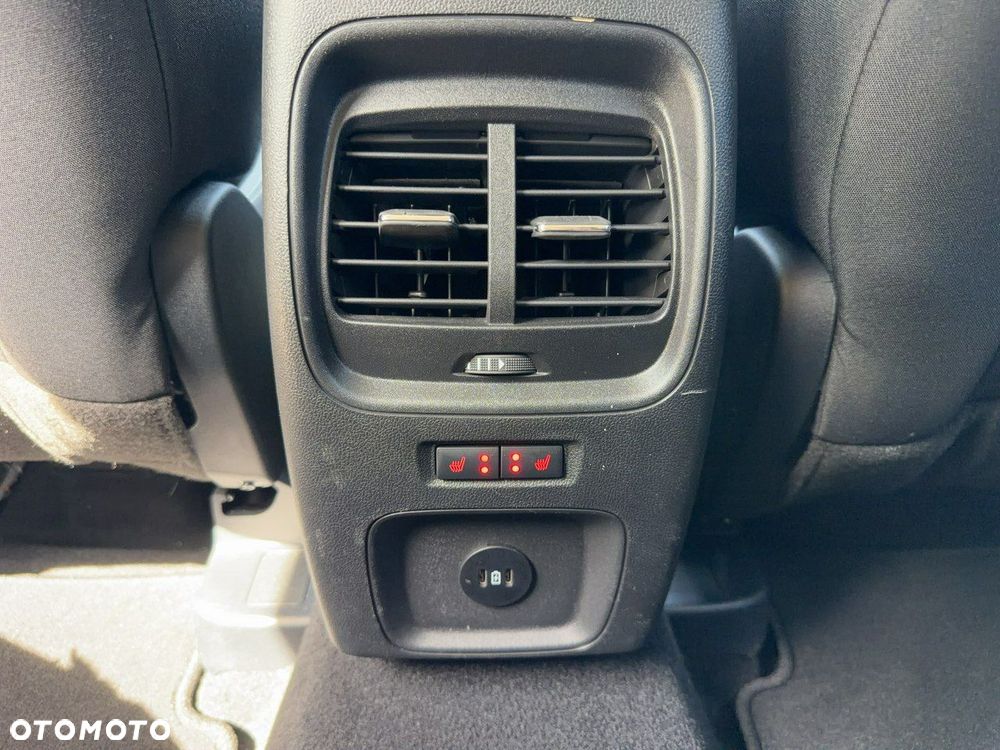 Ford Kuga - 25