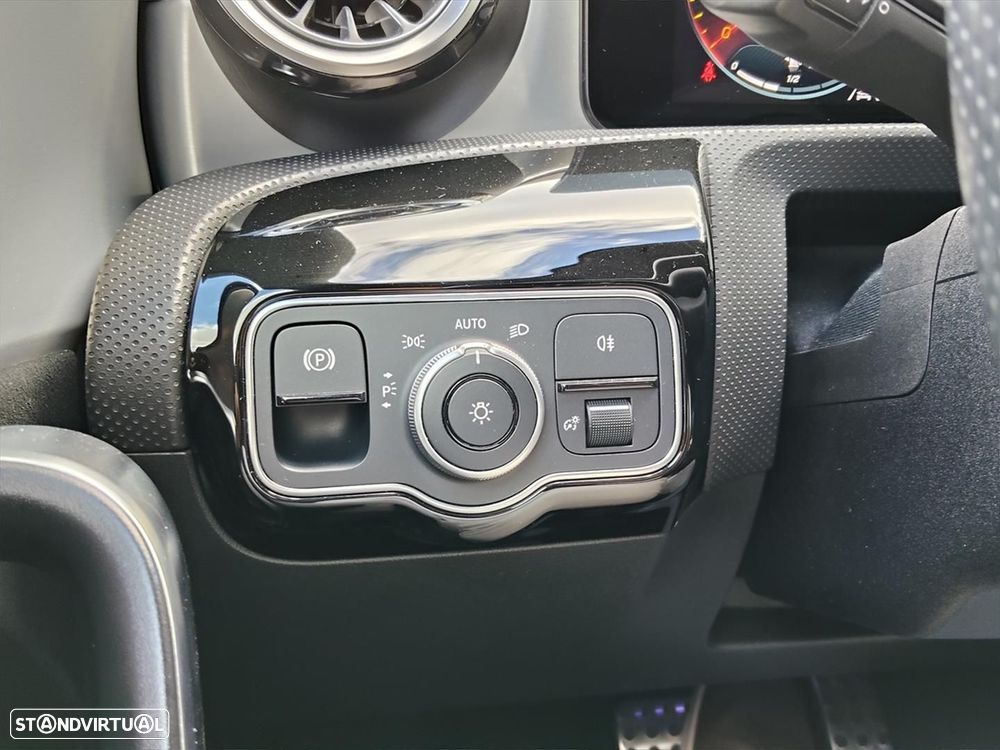 Mercedes-Benz CLA 200 d Shooting Brake AMG Line Aut. - 14