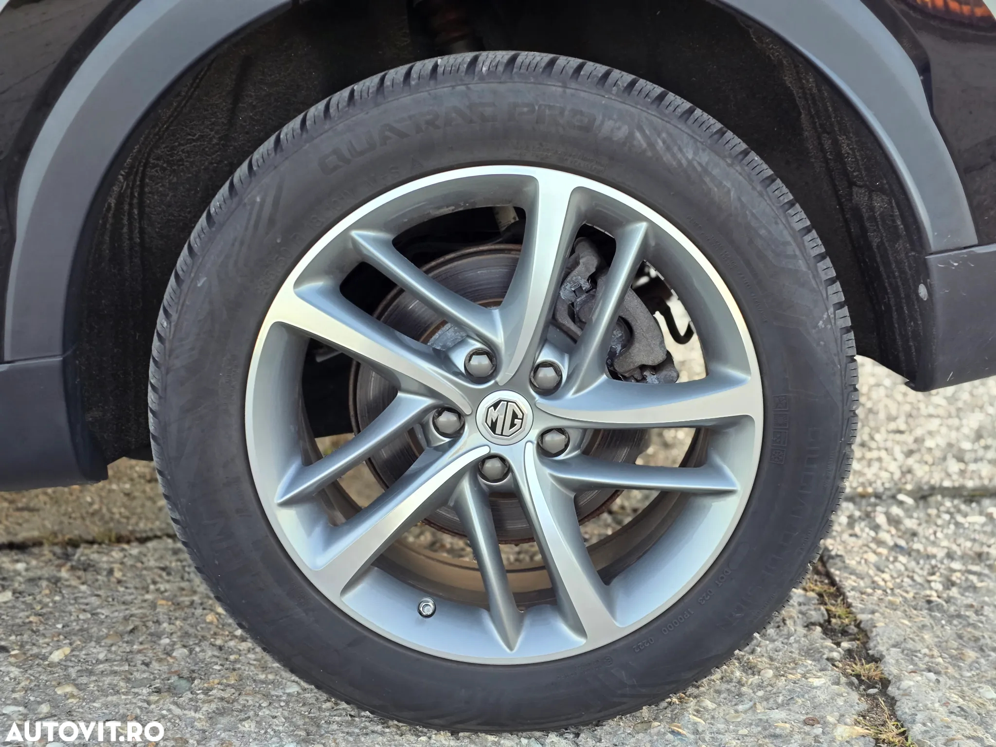 MG EHS 1.5T-GDI PHEV Luxury - 38