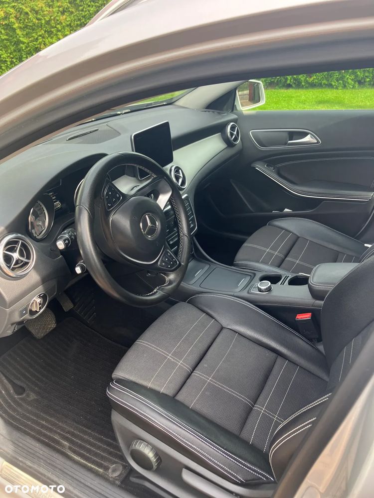 Mercedes-Benz GLA 250 4-Matic - 5